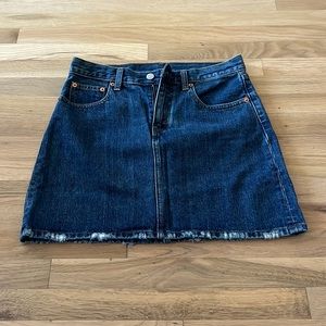 Levi’s skirt. Size 27. Worn once.